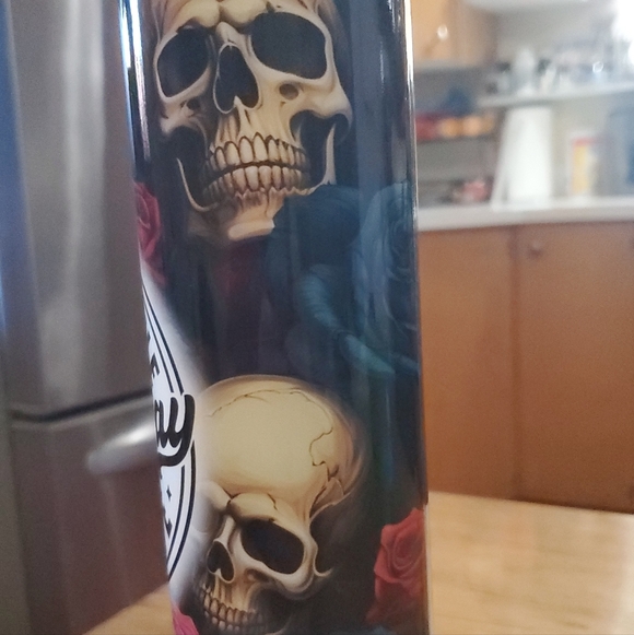 Skeleton Hand  with Red Roses - Picture 2 of 3